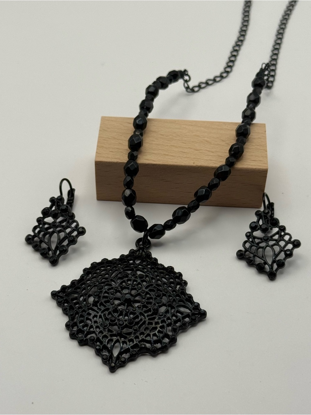 Avon Black Filigree Pendant Necklace with Matching Earrings